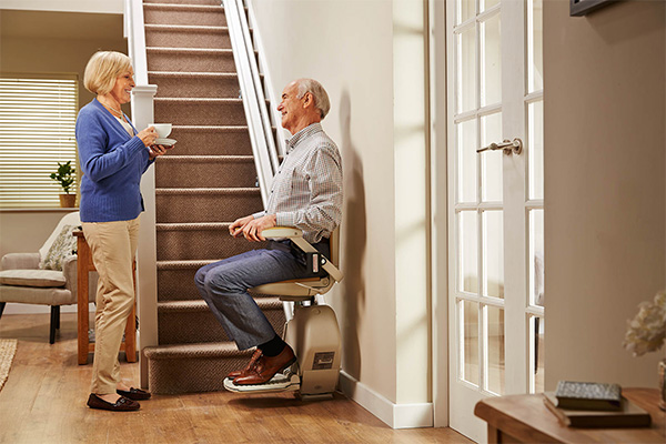 stair lift that fits to stairs 